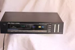 Vintage Fisher FM-660 Studio Standard AM/FM Stereo Tuner - Picture 1 of 5