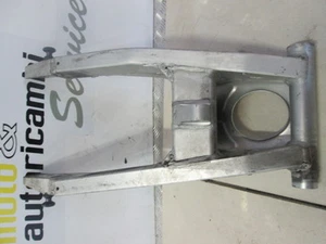 5MT-22110-01-00 Swingarm Rear YAMAHA YZF R6 (2002) - Bild 1 von 4