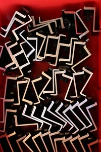 1 x Modul Endklemmen SCHWARZ Solar PV Photovoltaik Aluprofil Befestigung  - Bild 1 von 1