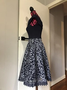 Review 8 Dress Fit Flare Navy Contrast Mesh Silver Print Collared Boat Neckline - Picture 1 of 16