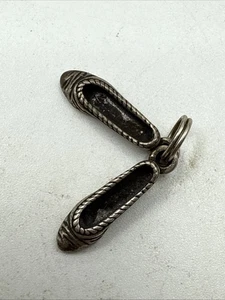 PAIR OF BALLET SHOES / BALLET SLIPPERS Sterling Silver CHARM/PENDANT - Picture 1 of 4