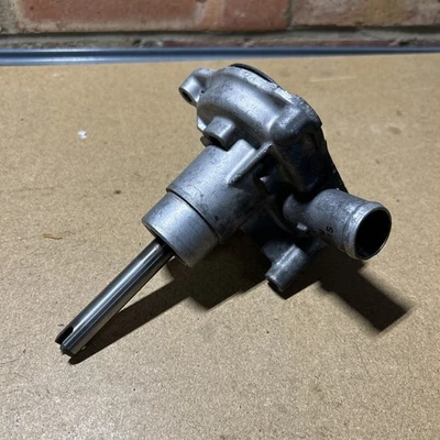 Honda CBR 900 RR SC33 919cc Coolant Water Pump - Image 1 of 4