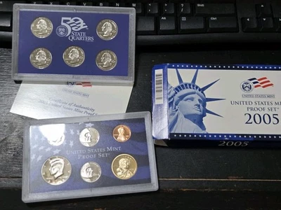 2005  Proof Set US Mint  Coin Set State Quarters  - Image 1 of 4