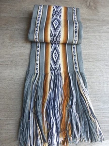 Bufanda Peruana Aguayo - Bufanda Textil Andina - Tejida a Mano con Materiales Naturales - Imagen 1 de 9