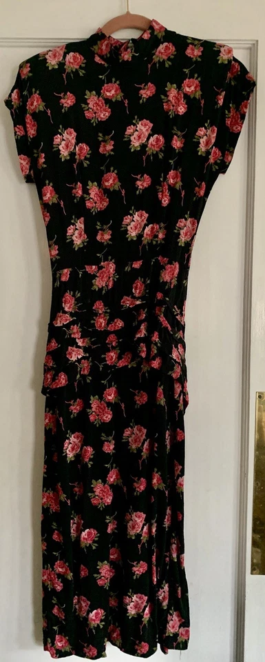 Vintage 80s Black Cabbage Pink Rose Print Rayon Short Sleeve 9/10 Shoulder Pads - Image 1 of 4