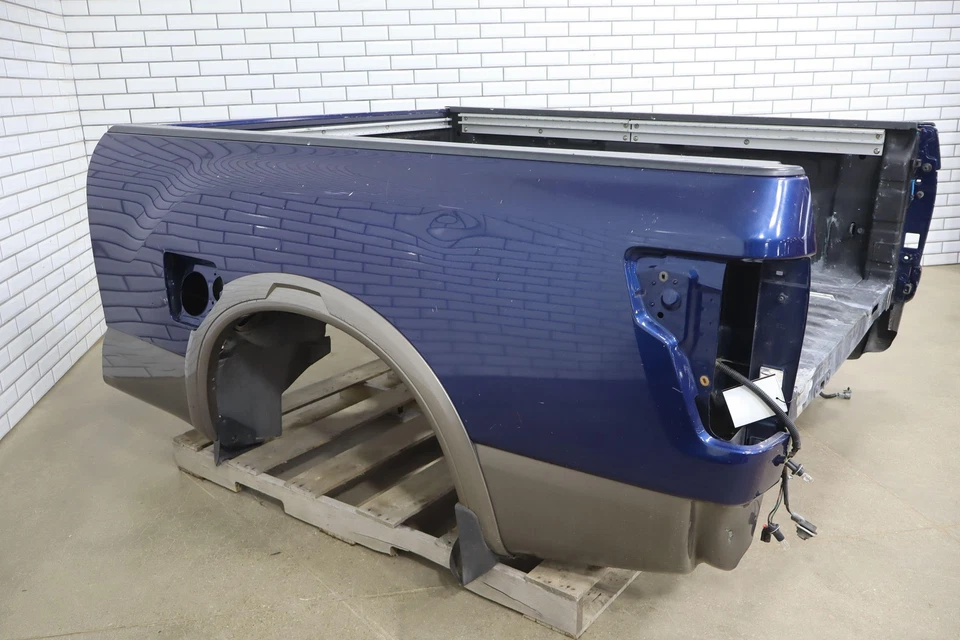 16-18 Nissan Titan 5.0L Diesel Crew Cab (151.6" Wheelbase) Utility Box Truck Bed Foto 1 de 4