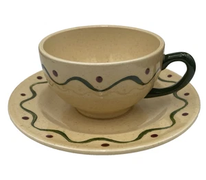 PoppyTrail California Provincial von Metlox, rote Punkte/grüne Linien Tasse & Untertasse - Bild 1 von 11