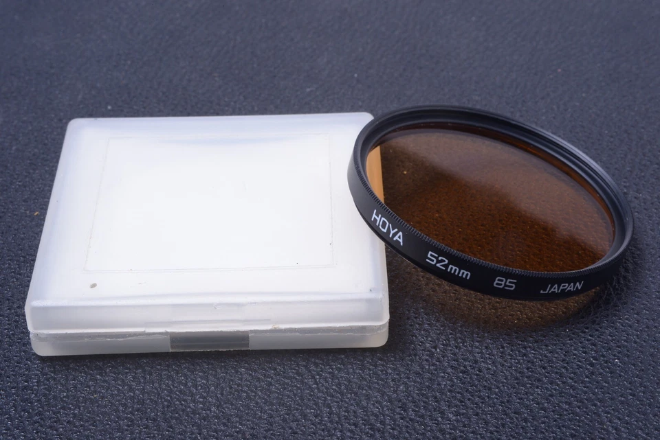 ✅ HOYA SKYLIGHT KR12 85 52MM FILTER GENUINE LENS OR CAMERA SCREW W/ KEEPER 39-3 - Image 1 of 2