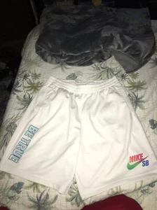 SB Nike Be True Mens Shorts Sz XL White Used - Picture 1 of 20