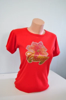 Camiseta Damas Años 70 Camiseta Elegante Rojo Brillo Hierro Sobre 1970 Rock N Roll Rosa Tatuaje Foto 1 de 3