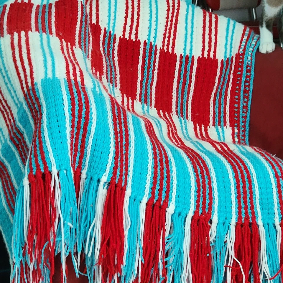 Ganchillo a mano, único en su tipo afgano Foto 1 de 1