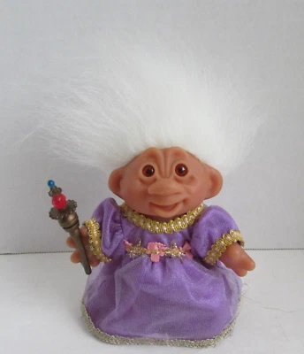 DE COLECCIÓN 2001 Totally Troll Princess Violeta con Cetro 5" (Pelo Blanco) Foto 1 de 3