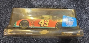 Winner's Circle Richard Petty #43 Winston Cup Champion Diecast Car 1/24 - Picture 1 of 1