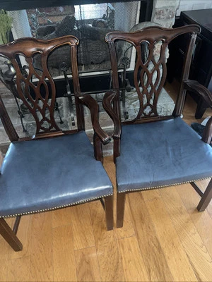 Juego de 2 sillas de nogal georgiana Chippendale caoba sillón cabeza de clavo adorno Foto 1 de 4