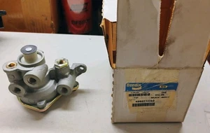Genuine Bendix Spring Brake Air Modulating Valve 459271C92 NOS 30PSI - Picture 1 of 5
