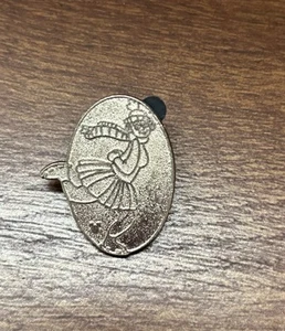 2023 DISNEY HIDDEN MICKEY TOONTOWN ICESKATER CHASER - Picture 1 of 2