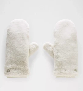 NWT Lululemon Plush Fleece Mittens Bone White  Women’s Size M/L - Picture 1 of 4