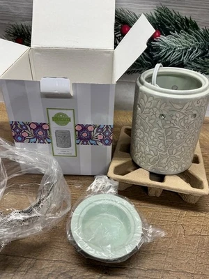 Scentsy * Meet In The Meadow * Calentador quemador nuevo en caja Foto 1 de 4