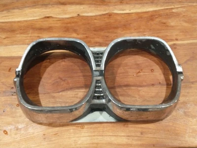 Bisel de faro lateral izquierdo AMC Rambler 1966 (picado, sobre espía) Foto 1 de 4