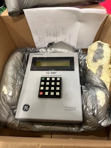 GE ENERGY POWER GUARD SQ-300 AUTOMATIC VOLTAGE CONTROL - Picture 1 of 6