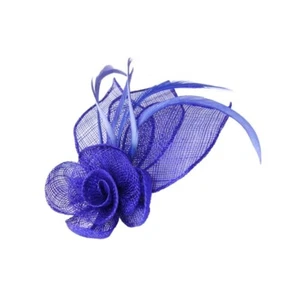 Kleine blaue Sinamay Rosenblätter Fascinator Haar Schnabel Clip Brosche Anstecknadel - Bild 1 von 1