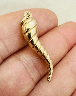 Vintage 9k 9ct Gold Cornicello Horn of Plenty Pendant Charm UNOAERRE Italy - Image 1 of 4