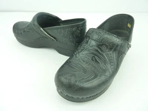 Dansko Professional Black Embossed Leather Nurse Clog Size 39 (US 8.5-9) - Picture 1 of 9