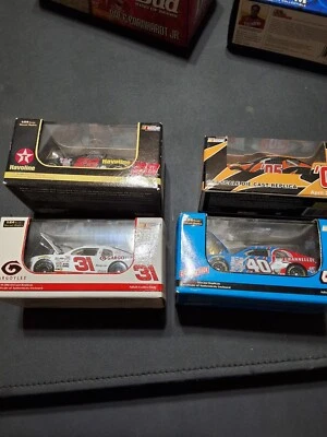 Gárgolas fundidas a presión Revell 1/64 NASCAR WONHARDT, IRVIN, BUSCH CARS NOS Foto 1 de 4