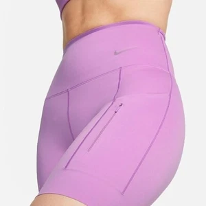 NIKE GO LINEA DONNA PANTALONCINI RUNNING SUPPORTO FERMO VITA ALTA BIKER 8” VIOLA #DQ5923-NUOVI CON ETICHETTE - Foto 1 di 3