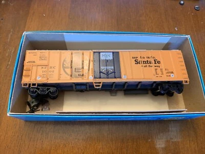 Athearn HO Scale Santa Fe (ATSF) 50’ Outside Braced Mechanical Reefer - Image 1 of 4