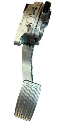 2015-2018 NISSAN MURANO ACCELERATOR PEDAL ASSEMBLY 18002-5AA0B OEM - Image 1 of 4