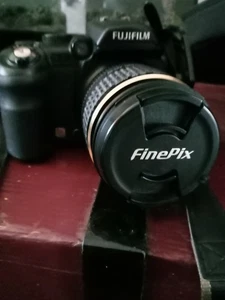 Fuji FinePix S9600 with Lowepro case - xD &2GB CF cards - power supply & manual - Picture 1 of 7
