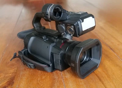 Panasonic HC-X2000E Ultrakompakter 4K 60p Handheldcamcorder - Schwarz - Bild 1 von 4