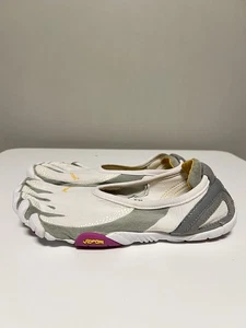 Scarpe Vibram Five Fingers W164 PLJ EU 40 US 8,5-9 scarpe da donna bianche - Foto 1 di 13