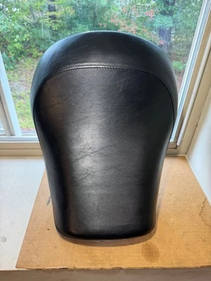 OEM Kawasaki Vulcan 1500 Classic (1999-2004) Stock Seat 53001-1881-MA - Image 1 of 4