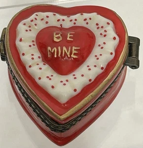 Valentine Sweetheart Candy Box Trinket Box, Three Ceramic Candies Included - Picture 1 of 9