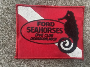 VINTAGE FORD SEAHORSES DIVE CLUB DEARBORN MICHIGAN PATCH - Picture 1 of 4