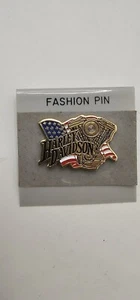 Vintage 1991 Harley Davidson Brass Pin Motorcycle Engine Flag Collectible Lapel - Picture 1 of 3