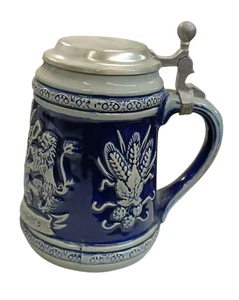 Boccale birra vintage Beyer con coperchio in peltro Humpen dipinto a mano Made in W Germany - Foto 1 di 7