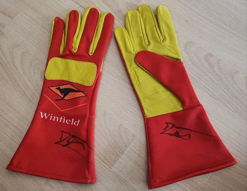 F1, FORMULA 1 JACQUES VILLENEUVE signed WILLIAMS WINFIELD REPLICA GLOVES Cover