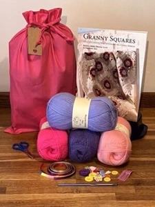 LEARN CROCHET KIT BEGINNER STARTER GRANNY SQUARE BOOK PINK DRAWSTRING GIFT BAG - Picture 1 of 10