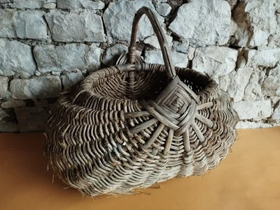 Antigua canasta de madera primitiva grande Skep. Foto 1 de 4