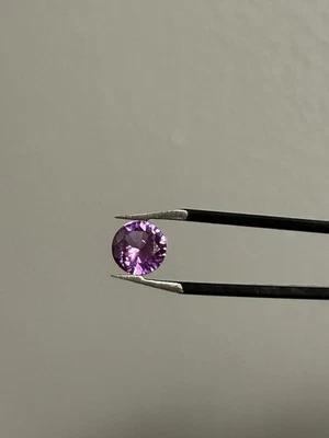 Faceted Alexandrite-Like Sapphire, Synthetic, Certified 1.25 carat - Image 1 of 3