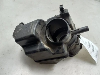 Toyota Sienna 2004 tubo resonador filtro de aire de 3,3 L  Foto 1 de 4