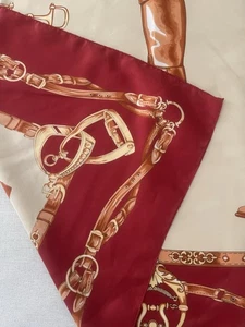 Maulbeerseide 34" Reitschal rot beige Reitstiefel Bits Tack quadratischer Schal - Bild 1 von 8