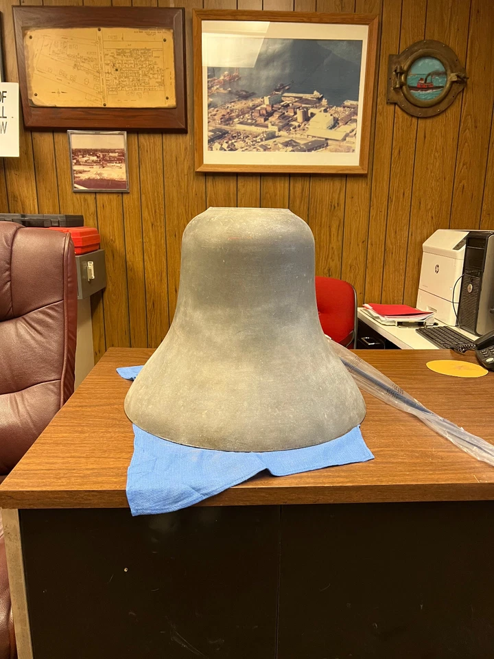 Antiguo patrón de campana de barco o enchufe, esto NO es una campana. Durkee Marine. Foto 1 de 1