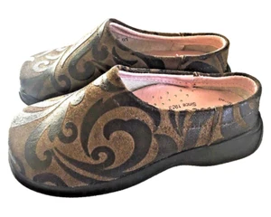 ASTER FRANCE GIRLS BROWN CLOGS Size 8 - 8.5 New !!!! - Picture 1 of 6