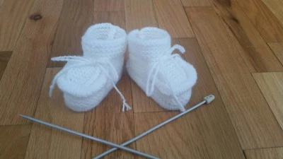 Botines bebé punto, color blanco, 3-6 meses, para niño o niña  Foto 1 de 4