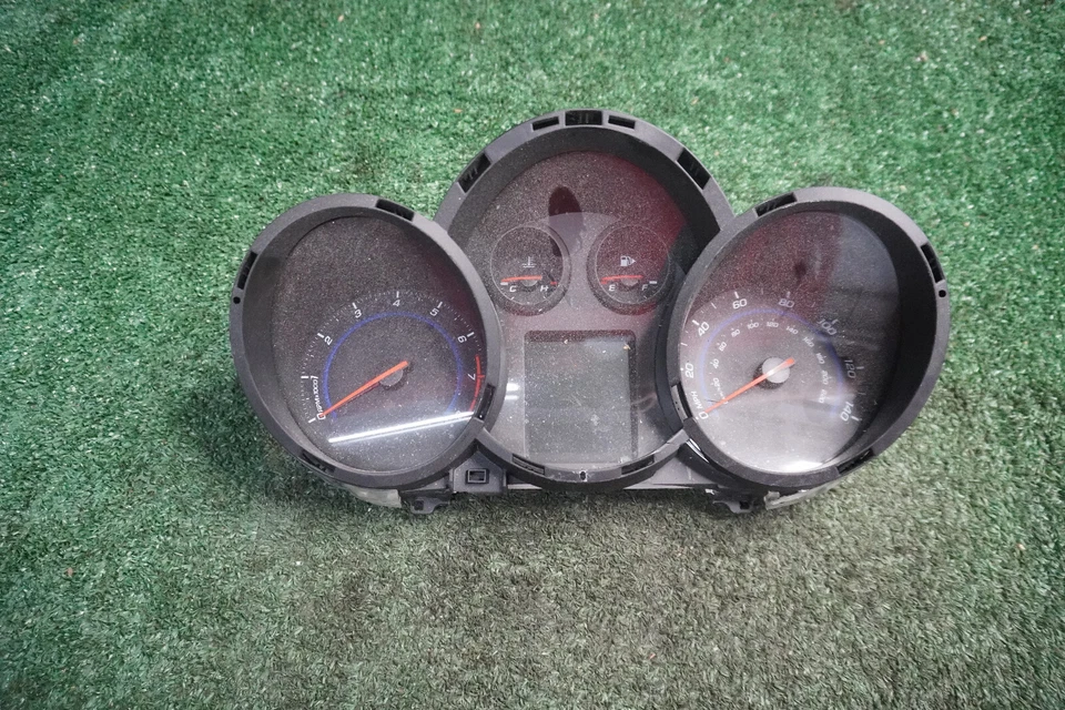 Chevrolet Cruze 2012 velocímetro calibre clúster fabricante de equipos originales 87 k millas 95487986 Foto 1 de 3