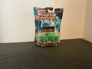 Vintage Hot Wheels 2003/ HOT TUNERZ 2002 Chevy S10 Green 1:64 BAD CARD - Picture 1 of 2